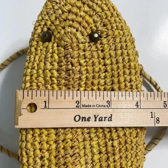 Small Yellow Raffia Bag, Zip Closure, 2 Inside Pockets & 1 with a Zip Closure - Picture 11 of 11
